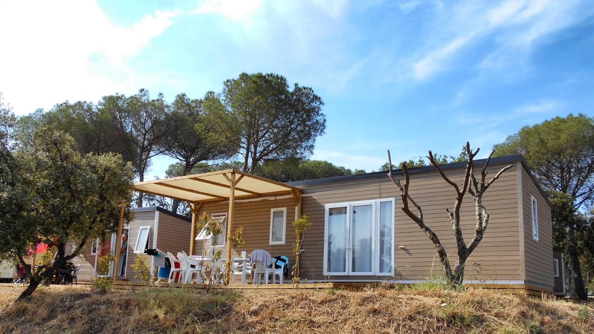 Camping Les Cigales Le Muy Bilik gambar